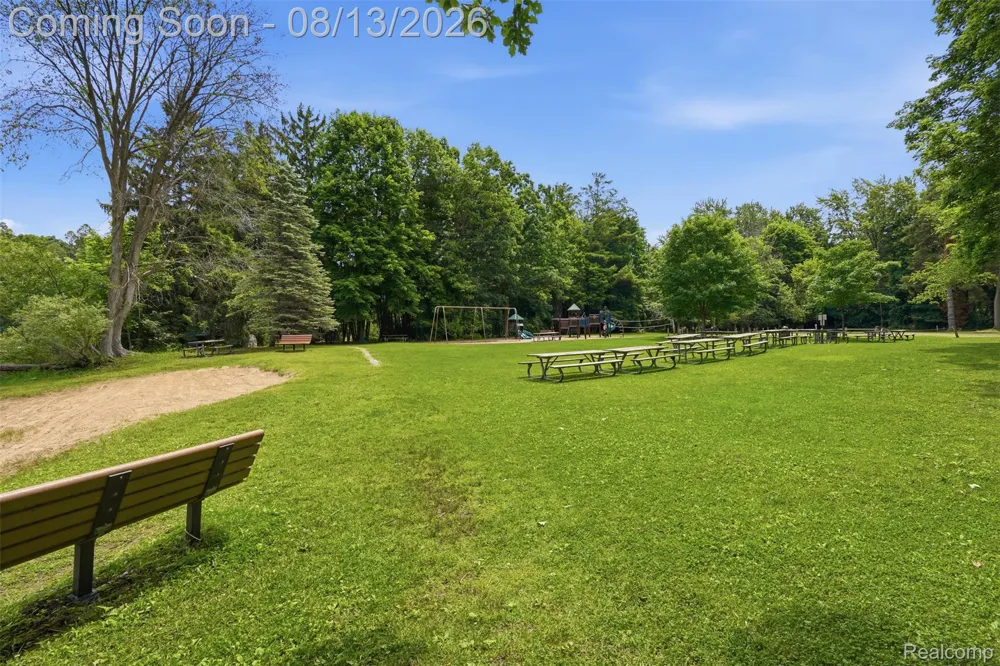 2742 Parkway Place Hartland Township, MI 48353