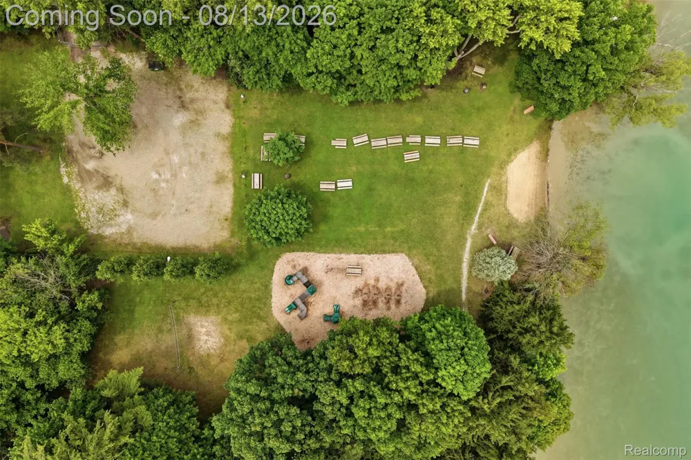 2742 Parkway Place Hartland Township, MI 48353