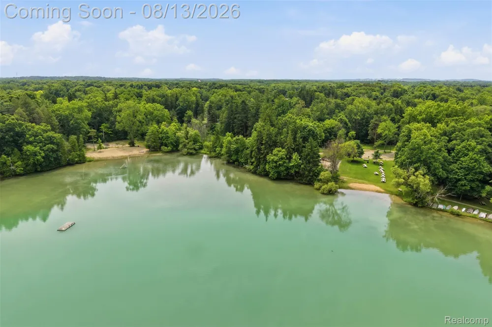 2742 Parkway Place Hartland Township, MI 48353