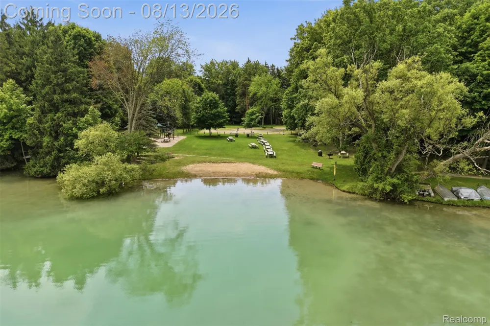 2742 Parkway Place Hartland Township, MI 48353
