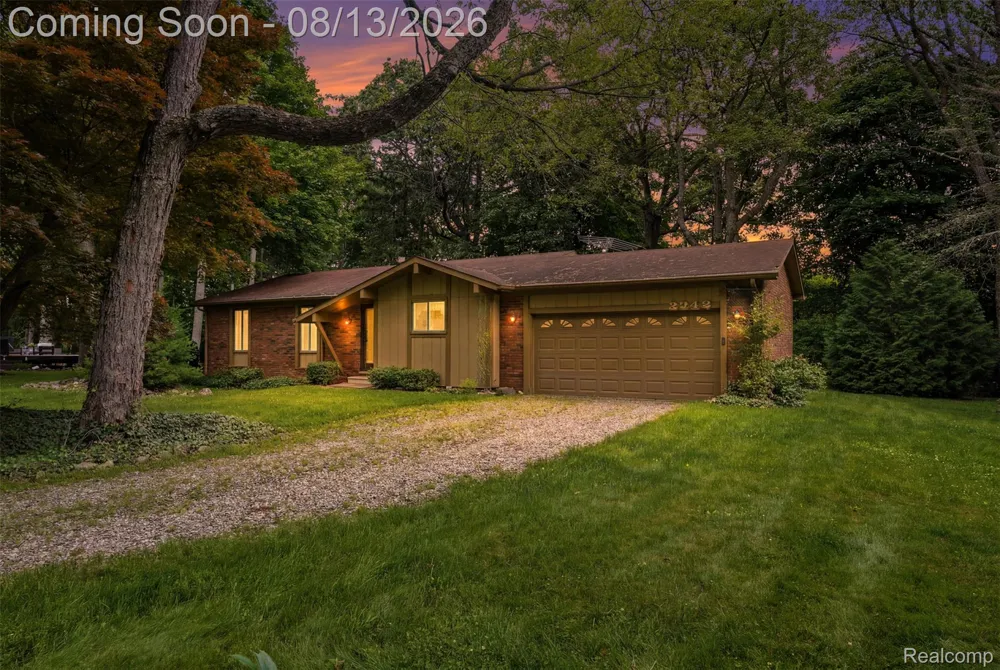 2742 Parkway Place Hartland Township, MI 48353