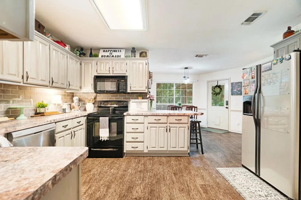 245 Red Oak Lane Powderly, TX 75473