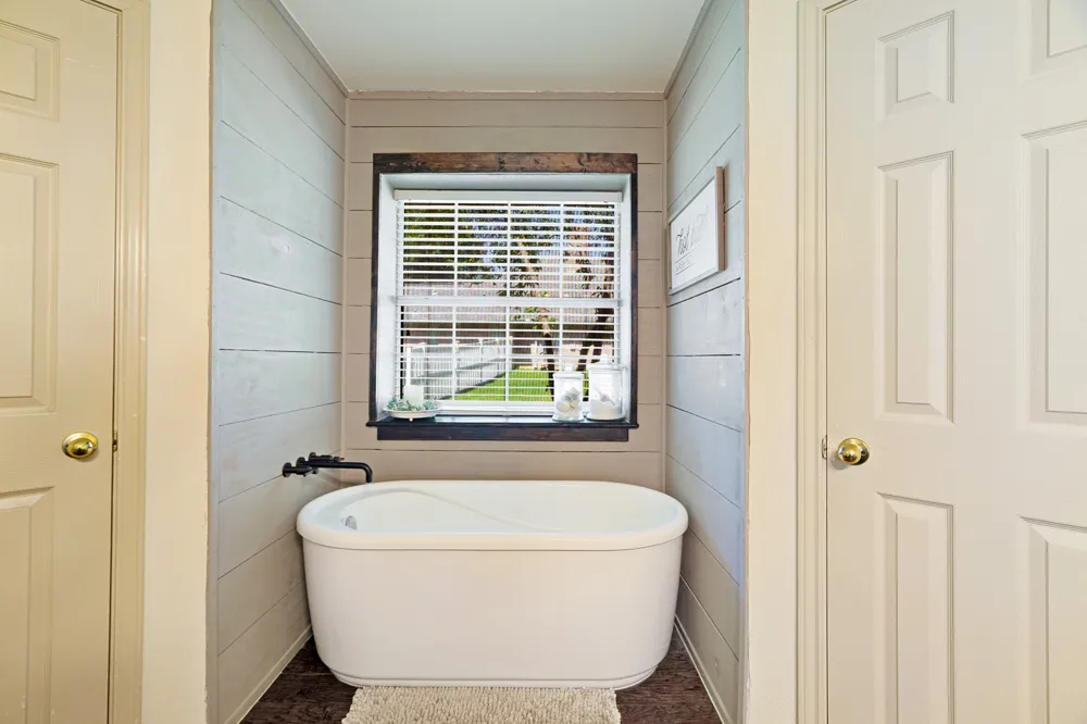 245 Red Oak Lane Powderly, TX 75473