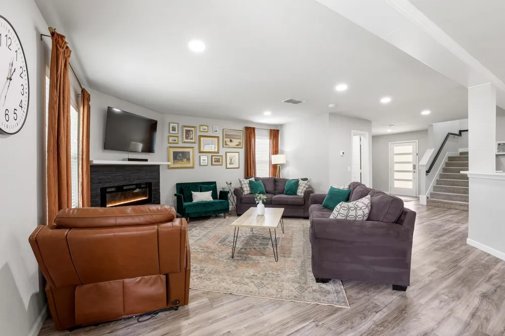 776 E Fulton Street Van Alstyne, TX 75495
