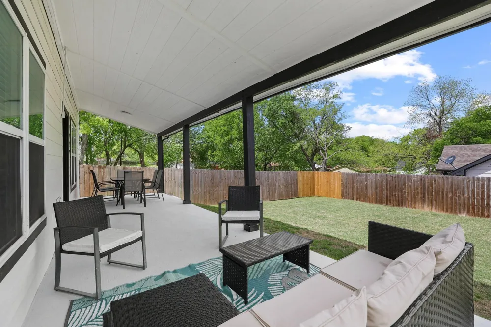 776 E Fulton Street Van Alstyne, TX 75495