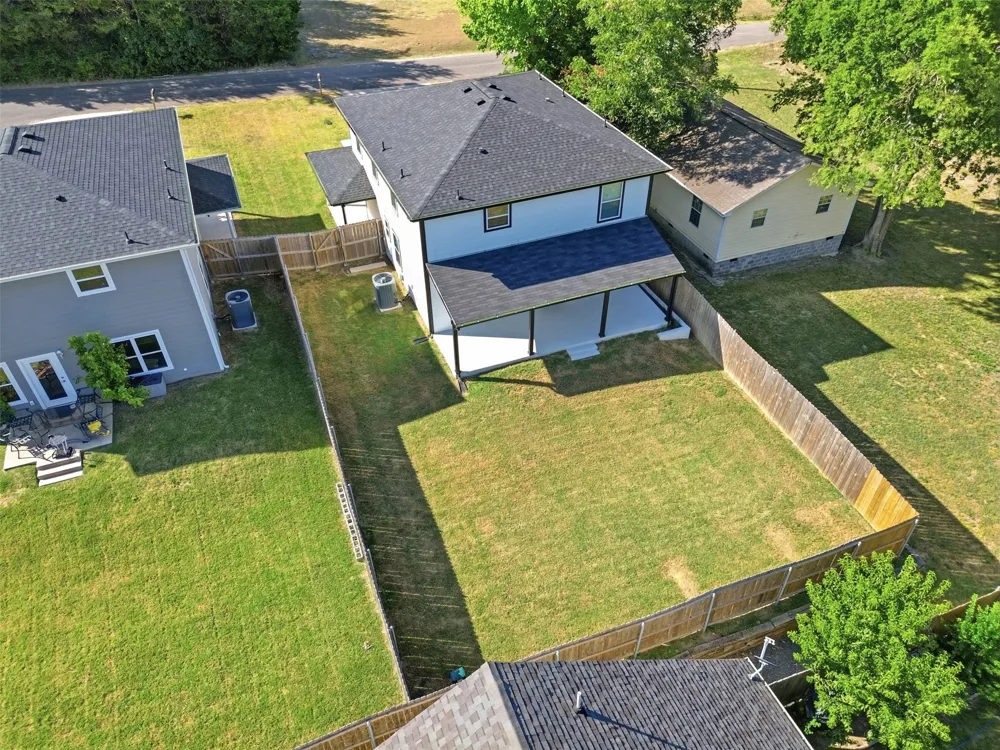 776 E Fulton Street Van Alstyne, TX 75495
