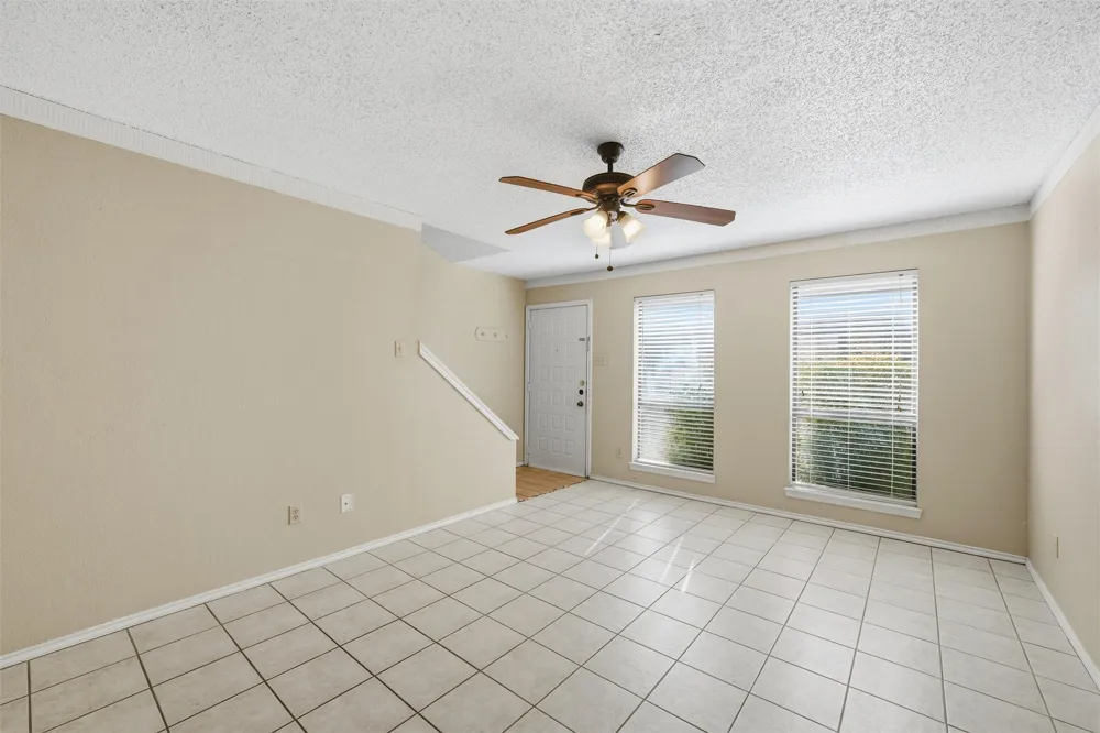1371 S 11th Street Waco, TX 76706