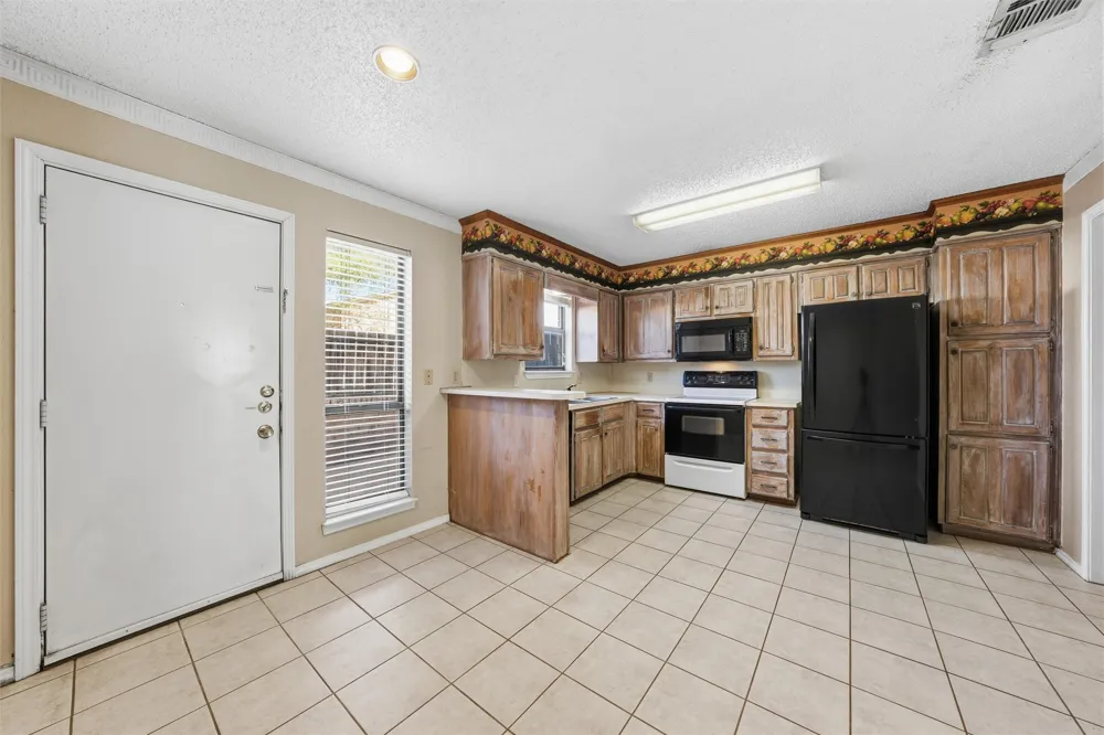 1371 S 11th Street Waco, TX 76706