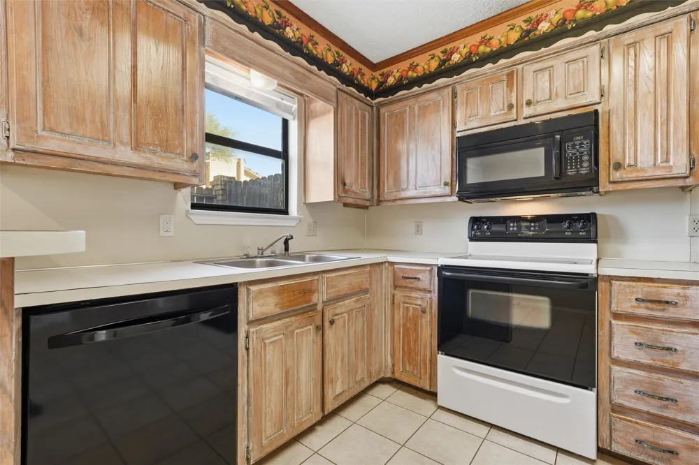 1371 S 11th Street Waco, TX 76706