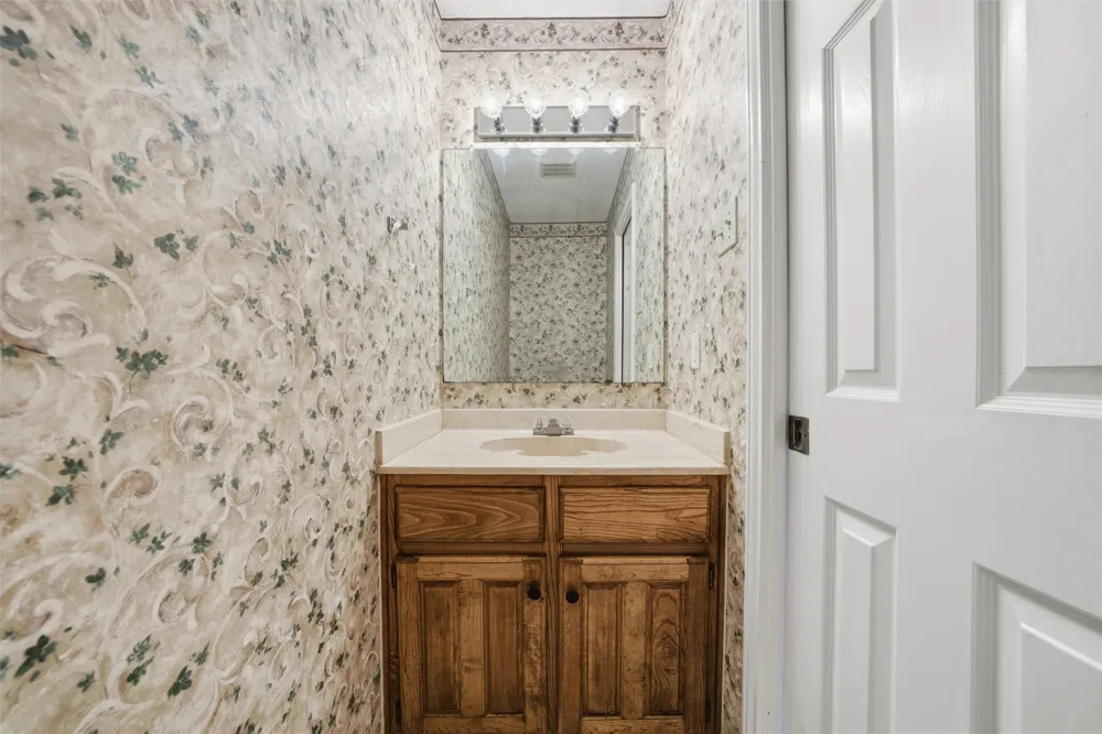 1371 S 11th Street Waco, TX 76706