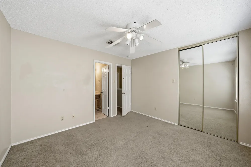 1371 S 11th Street Waco, TX 76706