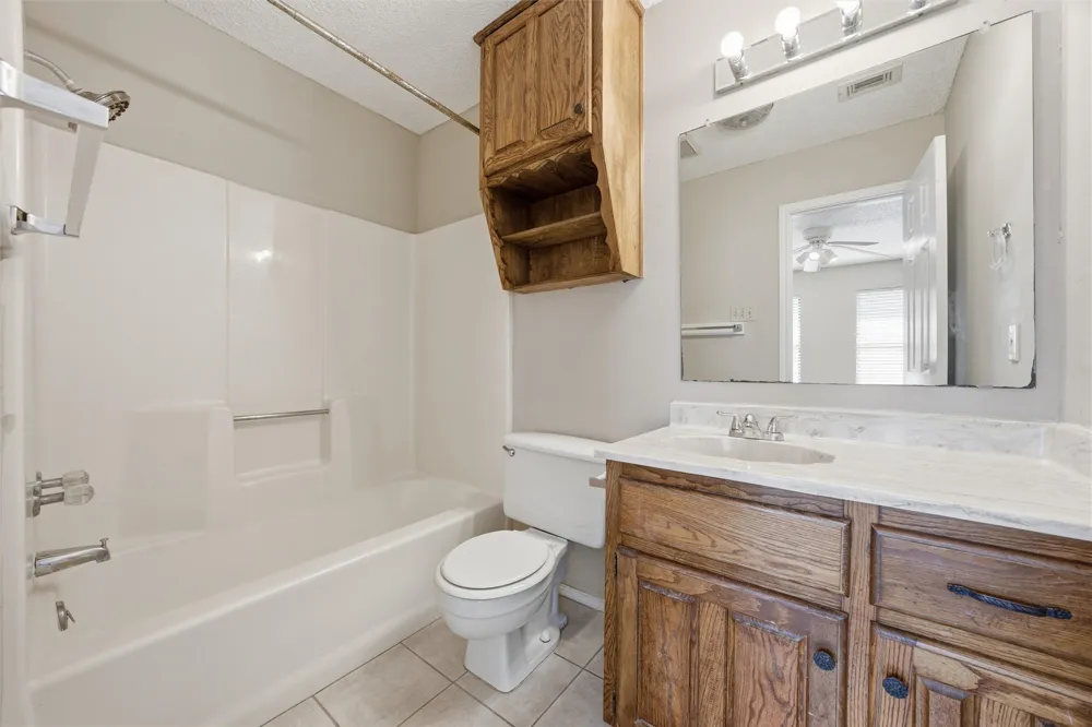 1371 S 11th Street Waco, TX 76706