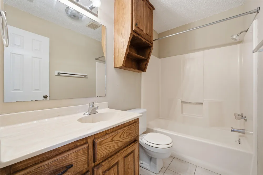 1371 S 11th Street Waco, TX 76706