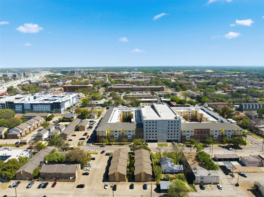 1371 S 11th Street Waco, TX 76706