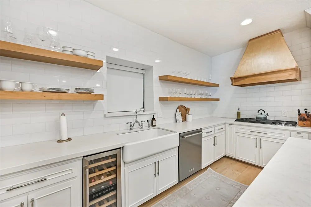 11 Haverford Lane Friendswood, TX 77546