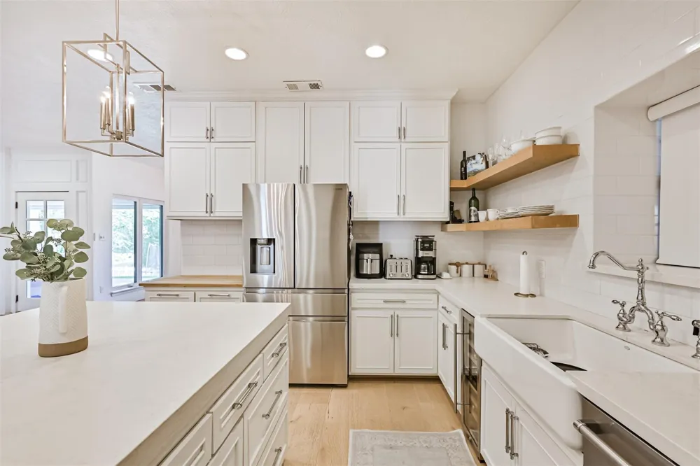 11 Haverford Lane Friendswood, TX 77546