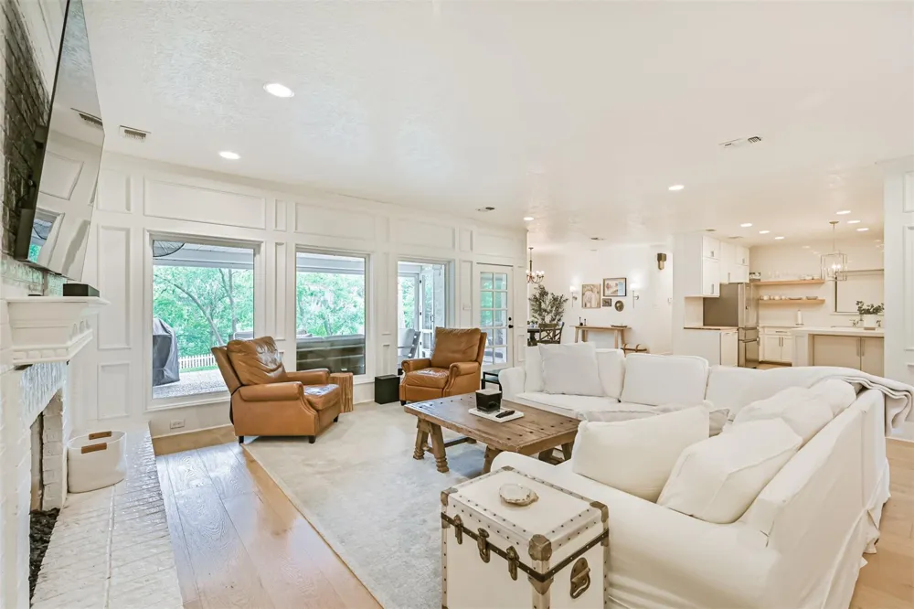 11 Haverford Lane Friendswood, TX 77546