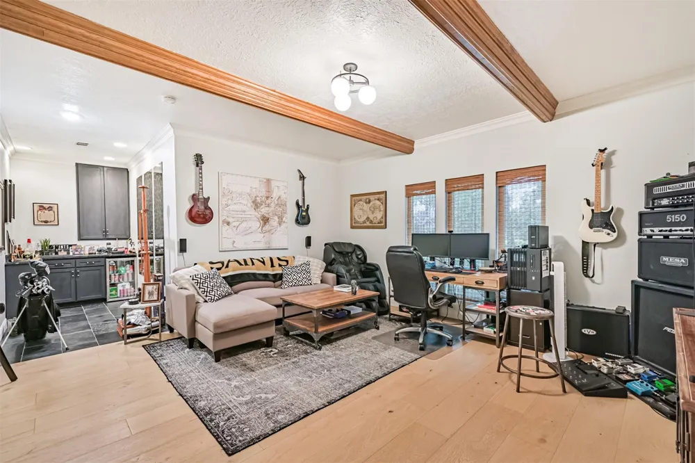 11 Haverford Lane Friendswood, TX 77546
