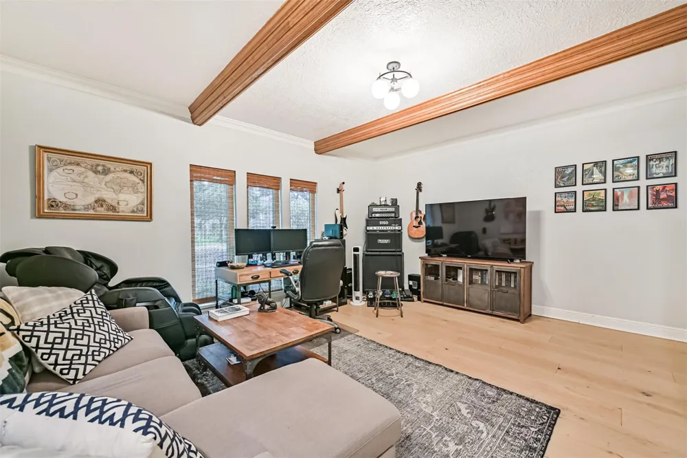 11 Haverford Lane Friendswood, TX 77546