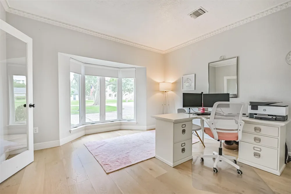 11 Haverford Lane Friendswood, TX 77546