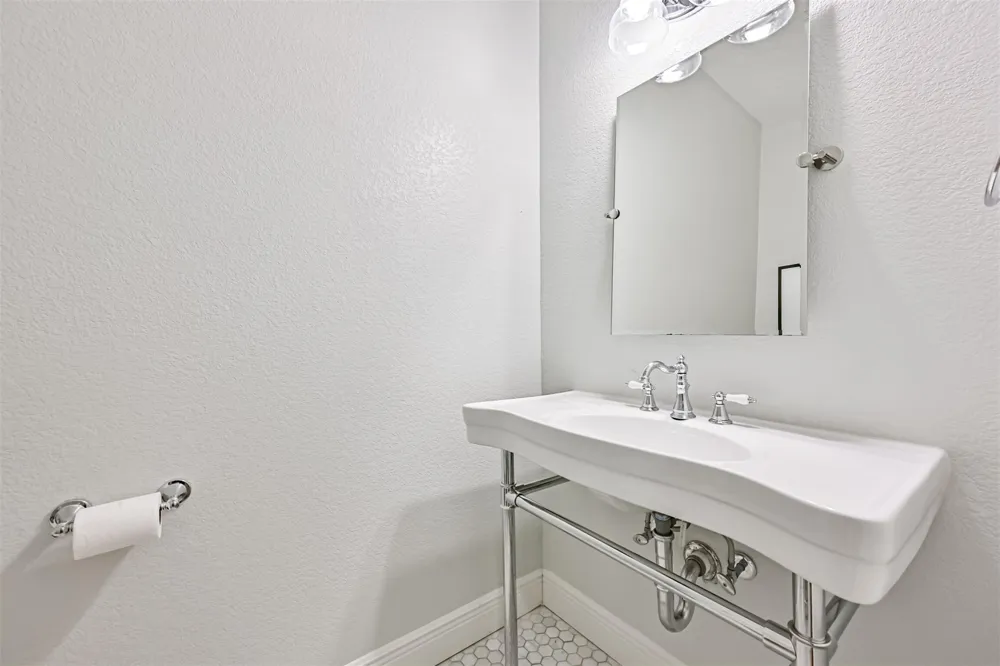 11 Haverford Lane Friendswood, TX 77546