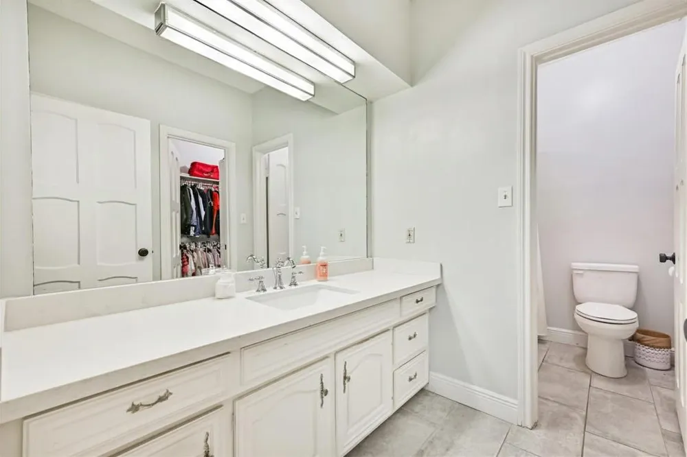 11 Haverford Lane Friendswood, TX 77546