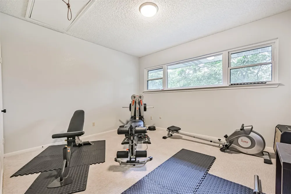 11 Haverford Lane Friendswood, TX 77546