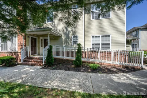 303 Pinelli Drive