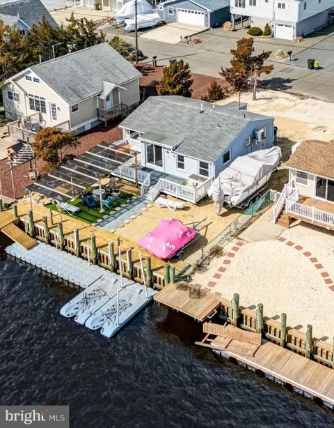 80 DOLPHIN ROAD