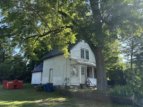 915 Gordon Place