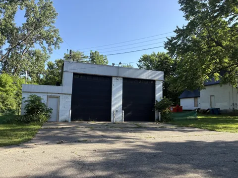 913 Gordon Place