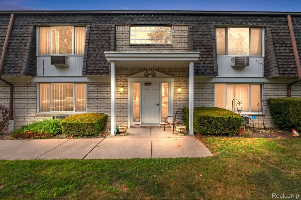 384 Drahner #B8 Oxford Charter Township, MI 48371