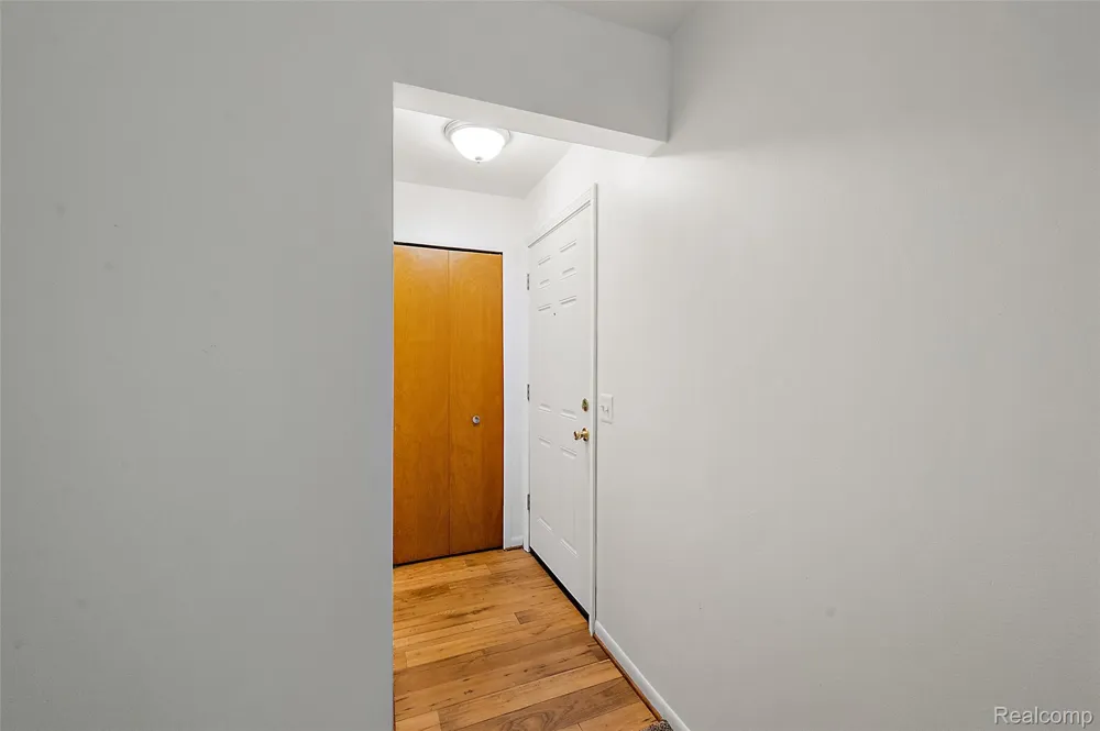 384 Drahner #B8 Oxford Charter Township, MI 48371