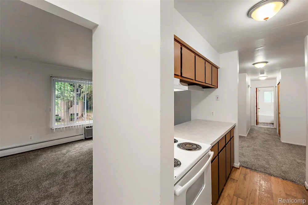 384 Drahner #B8 Oxford Charter Township, MI 48371