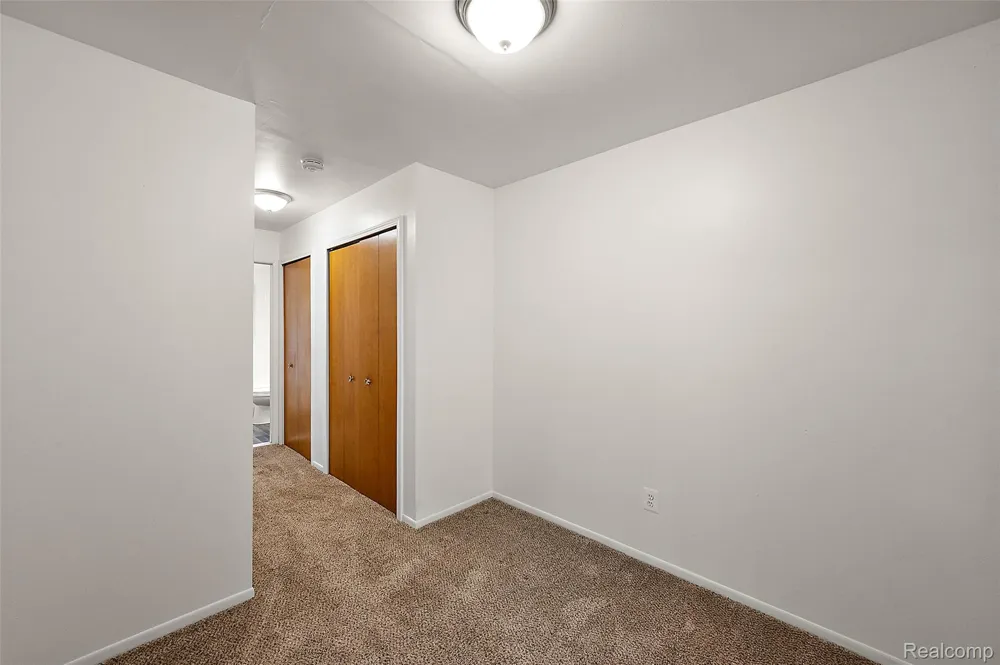 384 Drahner #B8 Oxford Charter Township, MI 48371