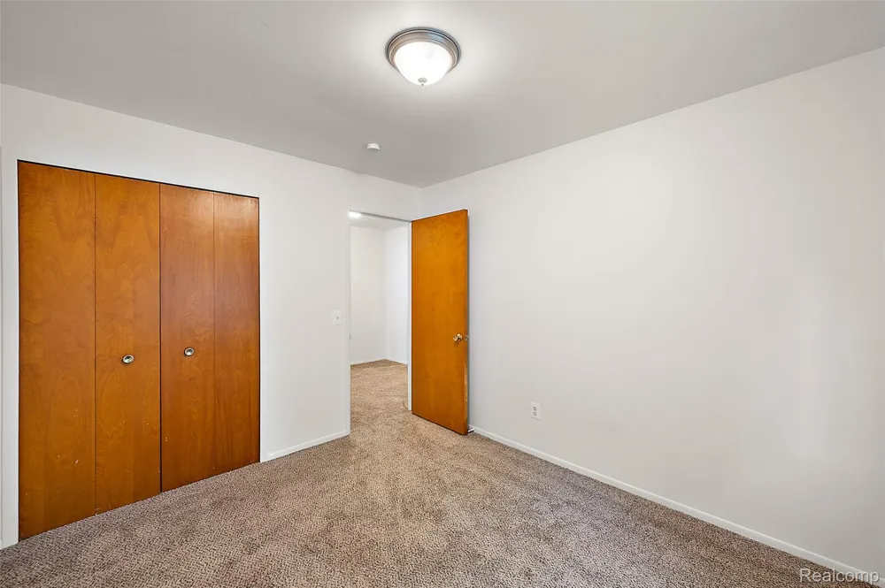384 Drahner #B8 Oxford Charter Township, MI 48371