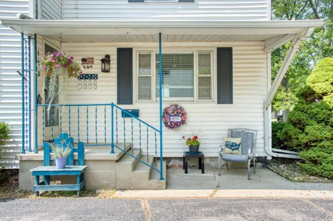 123 Floral Avenue