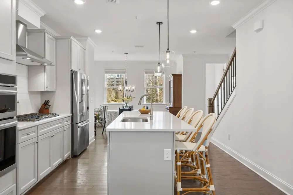 6529 Beacon Drive Sandy Springs, GA 30328