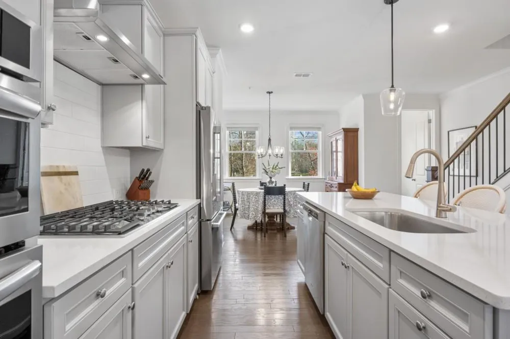 6529 Beacon Drive Sandy Springs, GA 30328