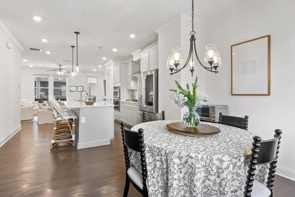 6529 Beacon Drive Sandy Springs, GA 30328