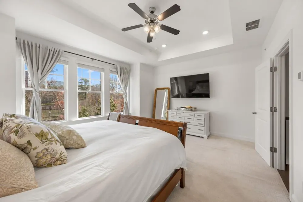 6529 Beacon Drive Sandy Springs, GA 30328