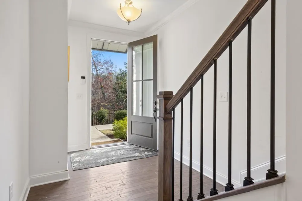 6529 Beacon Drive Sandy Springs, GA 30328