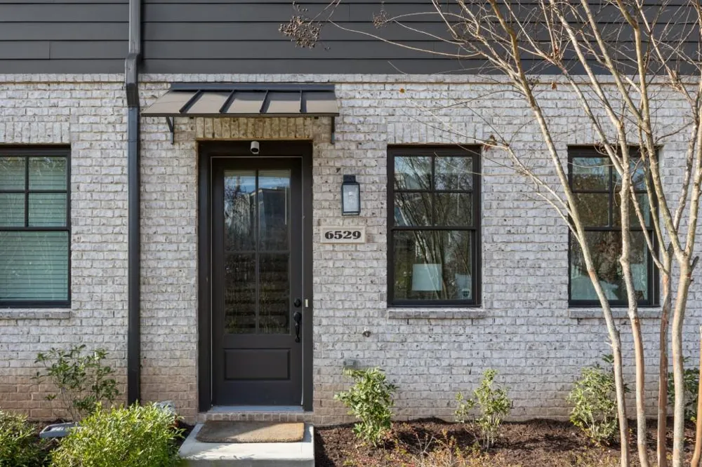 6529 Beacon Drive Sandy Springs, GA 30328