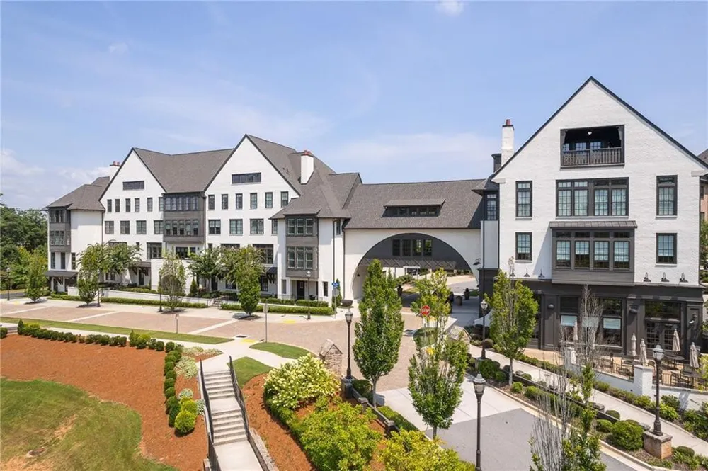 6529 Beacon Drive Sandy Springs, GA 30328