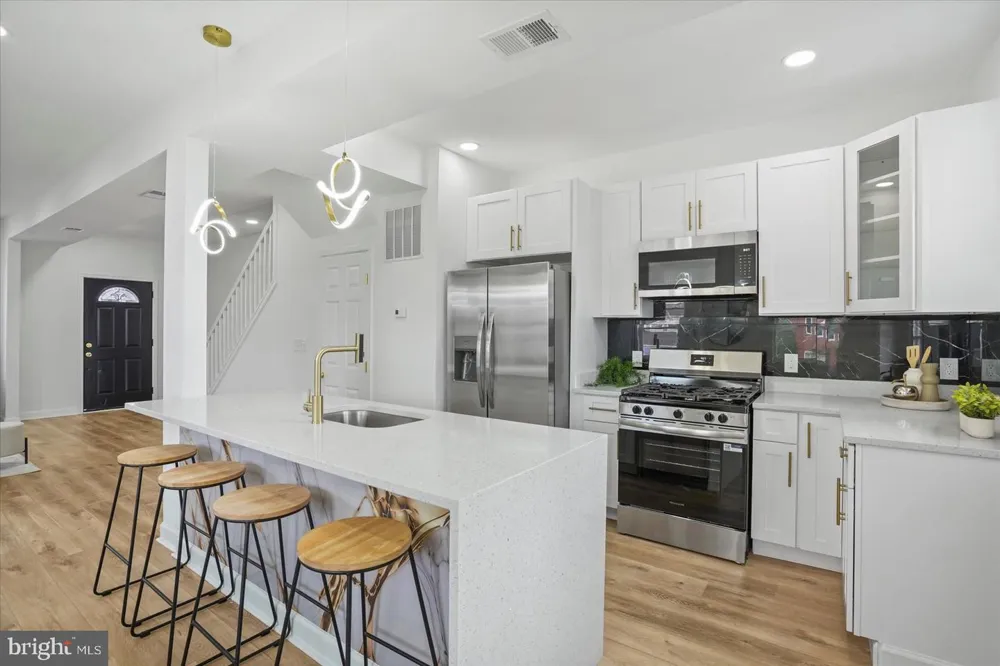2500 QUANTICO AVENUE Baltimore, MD 21215