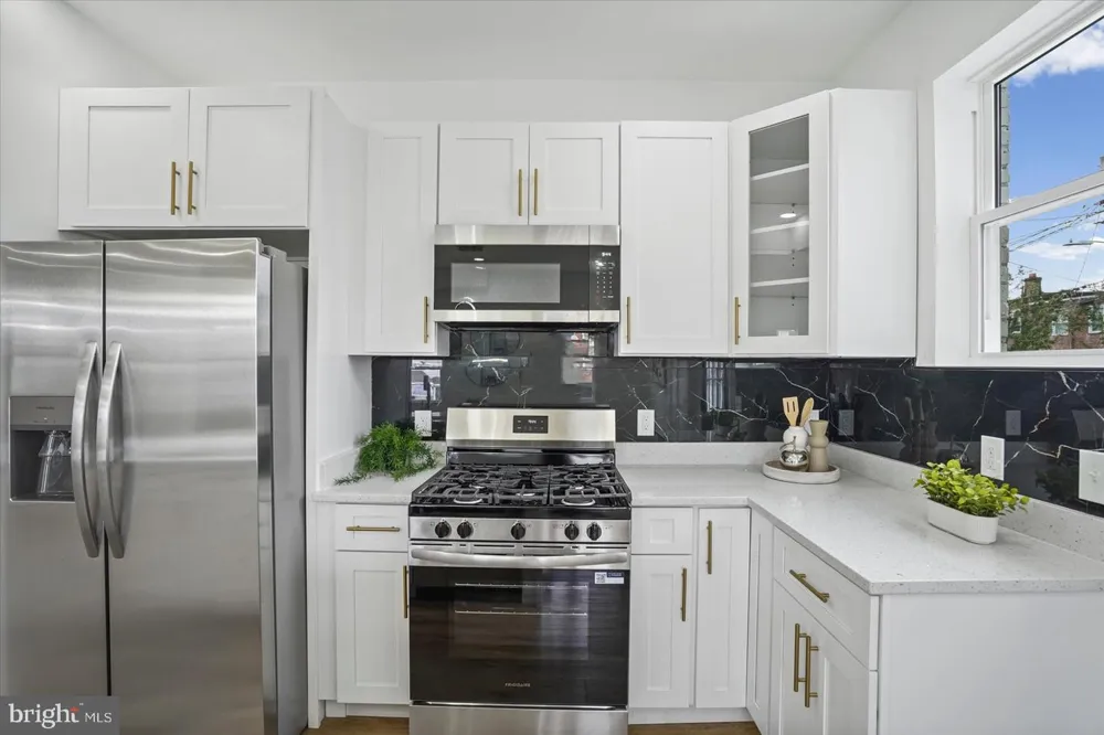 2500 QUANTICO AVENUE Baltimore, MD 21215