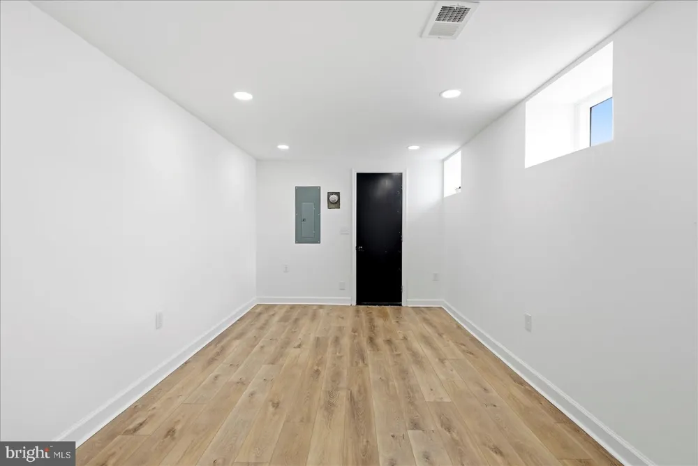 2500 QUANTICO AVENUE Baltimore, MD 21215