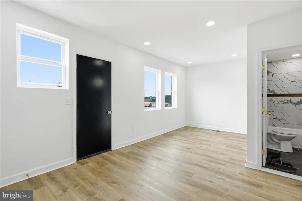 2500 QUANTICO AVENUE Baltimore, MD 21215