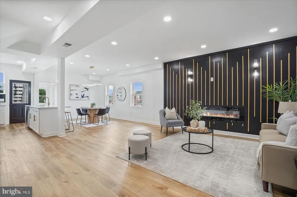 2500 QUANTICO AVENUE Baltimore, MD 21215