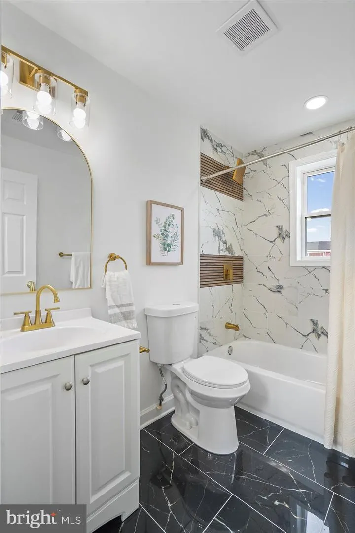 2500 QUANTICO AVENUE Baltimore, MD 21215